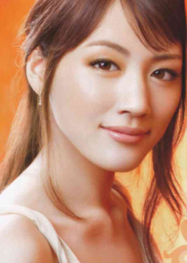 ナチュラルメイクの方が似合う女性有名人
