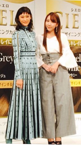 出雲大社で星条旗、ひめゆりの塔で「気持ちよくない」……“常識外れ”ざわちんの危険度