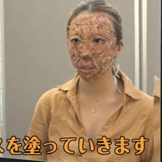 出雲大社で星条旗、ひめゆりの塔で「気持ちよくない」……“常識外れ”ざわちんの危険度