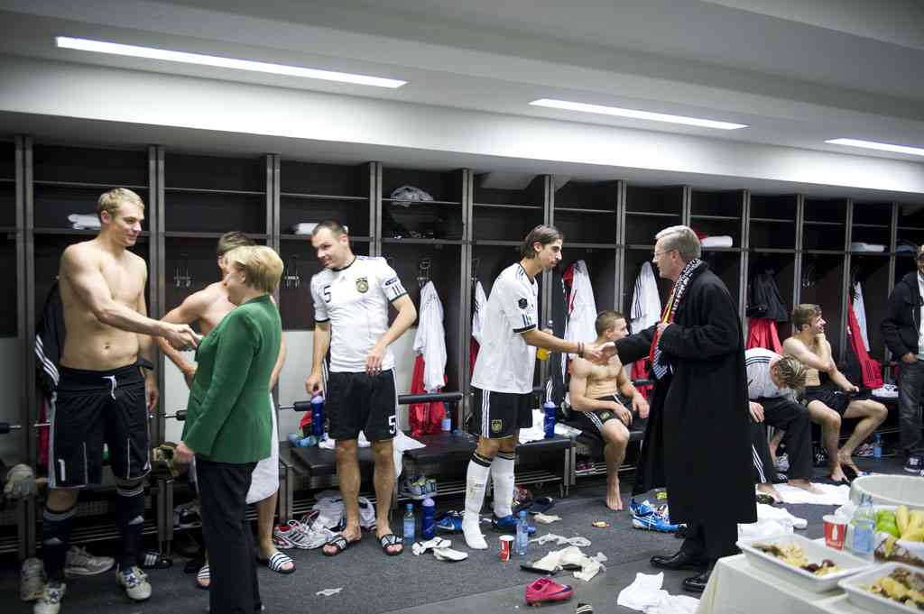 【サッカー】バルセロナの使ったドレッシングルームが大荒れ状態…あまりの汚さに英紙も衝撃