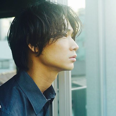 綾野剛“ラーメン”に思わず涙 佐藤健との食事制限では「愛情が芽生えた」