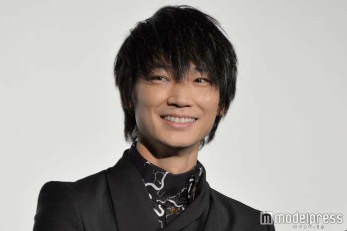 綾野剛“ラーメン”に思わず涙 佐藤健との食事制限では「愛情が芽生えた」