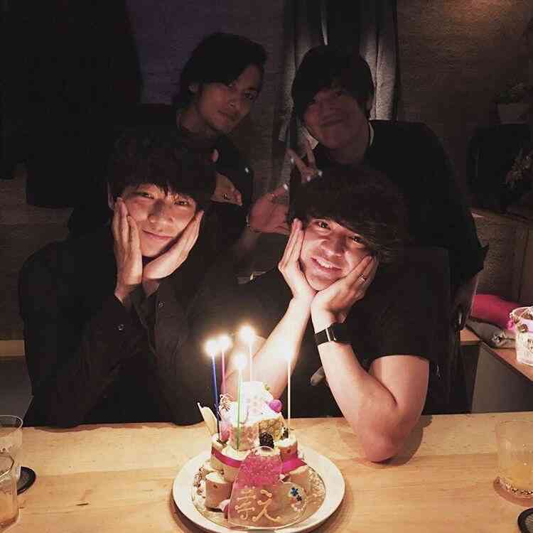 綾野剛“ラーメン”に思わず涙 佐藤健との食事制限では「愛情が芽生えた」