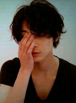 綾野剛“ラーメン”に思わず涙 佐藤健との食事制限では「愛情が芽生えた」