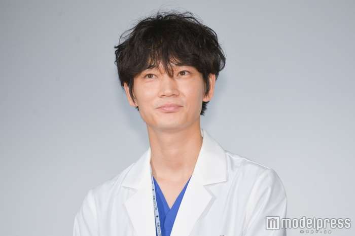 綾野剛“ラーメン”に思わず涙 佐藤健との食事制限では「愛情が芽生えた」