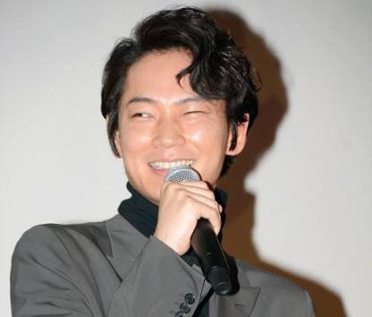 綾野剛“ラーメン”に思わず涙 佐藤健との食事制限では「愛情が芽生えた」