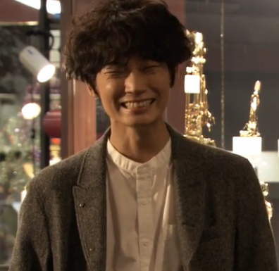 綾野剛“ラーメン”に思わず涙 佐藤健との食事制限では「愛情が芽生えた」