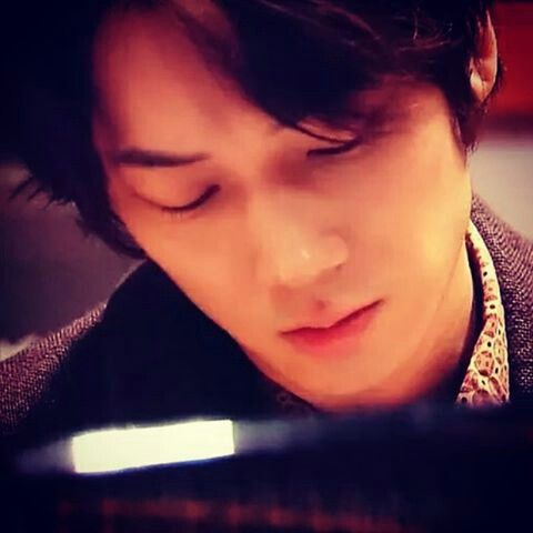 綾野剛“ラーメン”に思わず涙 佐藤健との食事制限では「愛情が芽生えた」