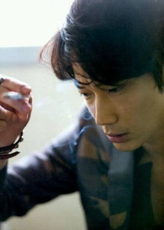 綾野剛“ラーメン”に思わず涙 佐藤健との食事制限では「愛情が芽生えた」