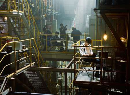 綾野剛“ラーメン”に思わず涙 佐藤健との食事制限では「愛情が芽生えた」