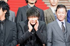 綾野剛“ラーメン”に思わず涙 佐藤健との食事制限では「愛情が芽生えた」