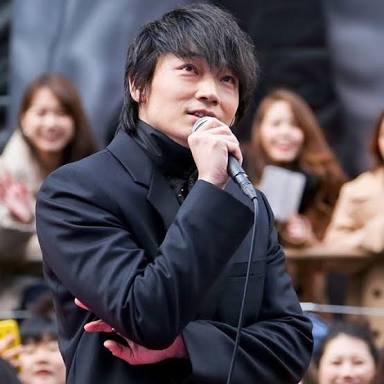 綾野剛“ラーメン”に思わず涙 佐藤健との食事制限では「愛情が芽生えた」