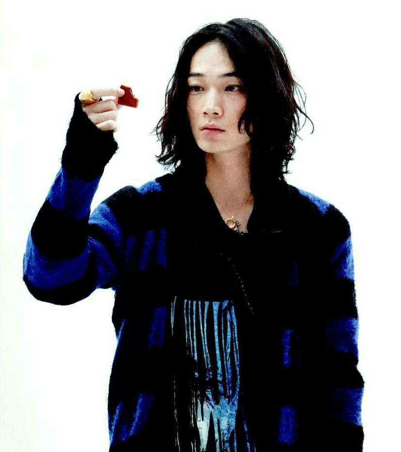 綾野剛“ラーメン”に思わず涙 佐藤健との食事制限では「愛情が芽生えた」