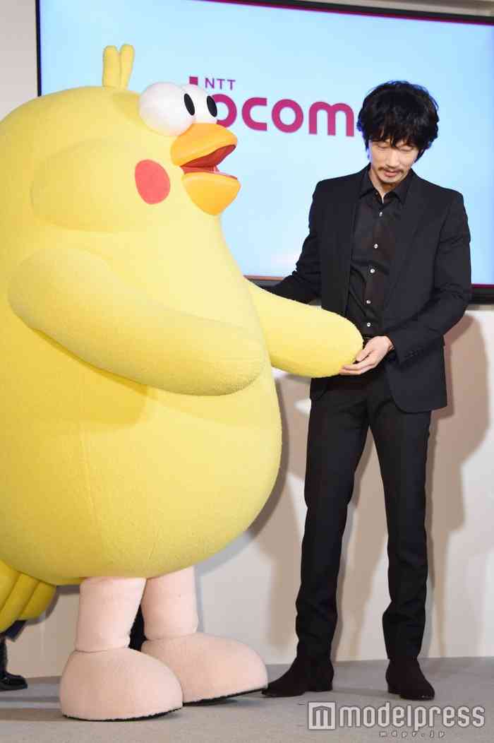 綾野剛“ラーメン”に思わず涙 佐藤健との食事制限では「愛情が芽生えた」