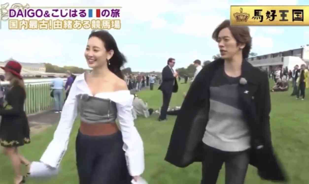 小嶋陽菜、セクシーバニーガールのコスプレを披露！「ヤバすぎる！」とファン興奮