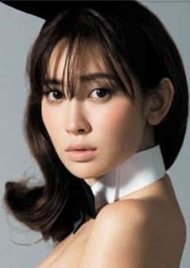 小嶋陽菜、セクシーバニーガールのコスプレを披露！「ヤバすぎる！」とファン興奮