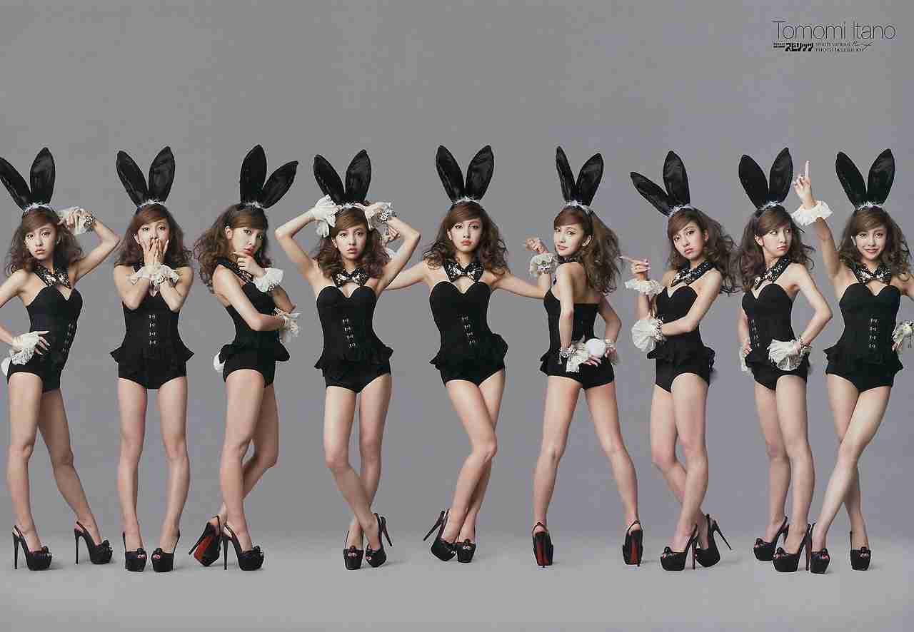 小嶋陽菜、セクシーバニーガールのコスプレを披露！「ヤバすぎる！」とファン興奮