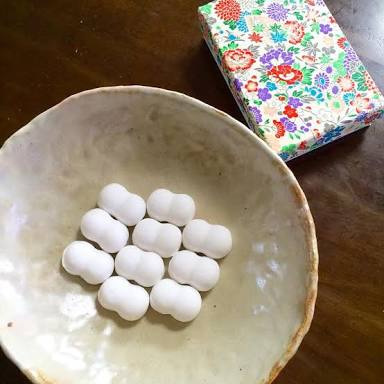 地元の観光地や名産品の画像を貼って、分かった人が答えるトピ