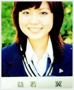 益若つばさ、黒髪でぷっつん前髪にイメチェン? 整形疑惑が出るほどの変貌が話題に