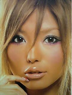 益若つばさ、黒髪でぷっつん前髪にイメチェン? 整形疑惑が出るほどの変貌が話題に