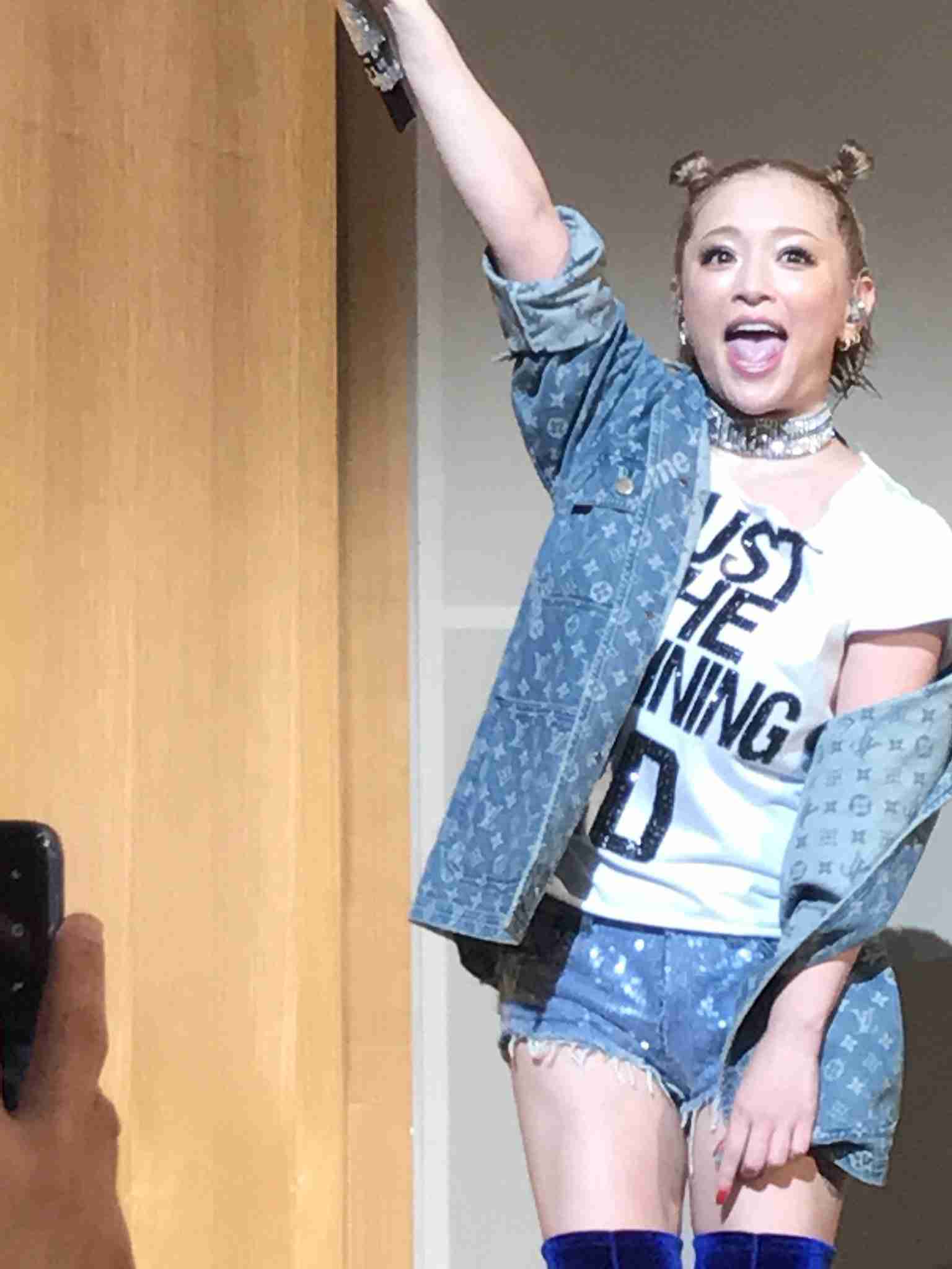 浜崎あゆみ、中止となった宮城公演の振替案内がでるも不満の声が渦巻く