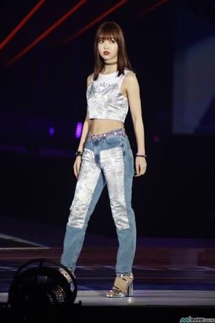 藤田ニコルが”キャラ変”を狙ってる？ 大人っぽくなった姿に賛否両論