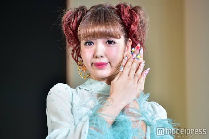 藤田ニコルが”キャラ変”を狙ってる？ 大人っぽくなった姿に賛否両論