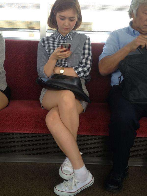 住吉美紀が電車内で組んでいた足を蹴ってきた女性とのトラブルを明かす