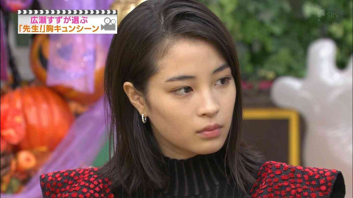 広瀬すず、寝顔も犬と戯れている姿も可愛すぎ！