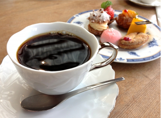 【画像】コーヒーとスイーツ