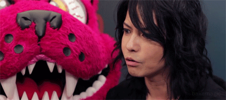 “クロロ”HYDE、神戸に光臨！ファン興奮のVAMPSアリーナ公演初日