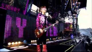 “クロロ”HYDE、神戸に光臨！ファン興奮のVAMPSアリーナ公演初日