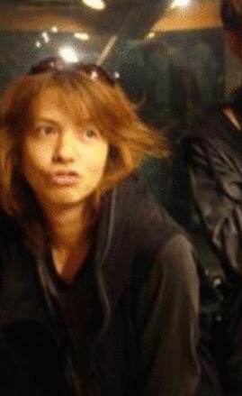 “クロロ”HYDE、神戸に光臨！ファン興奮のVAMPSアリーナ公演初日