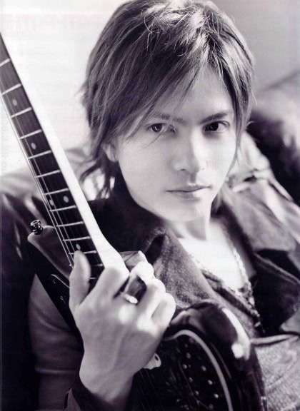 “クロロ”HYDE、神戸に光臨！ファン興奮のVAMPSアリーナ公演初日