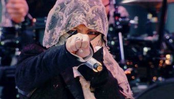 “クロロ”HYDE、神戸に光臨！ファン興奮のVAMPSアリーナ公演初日