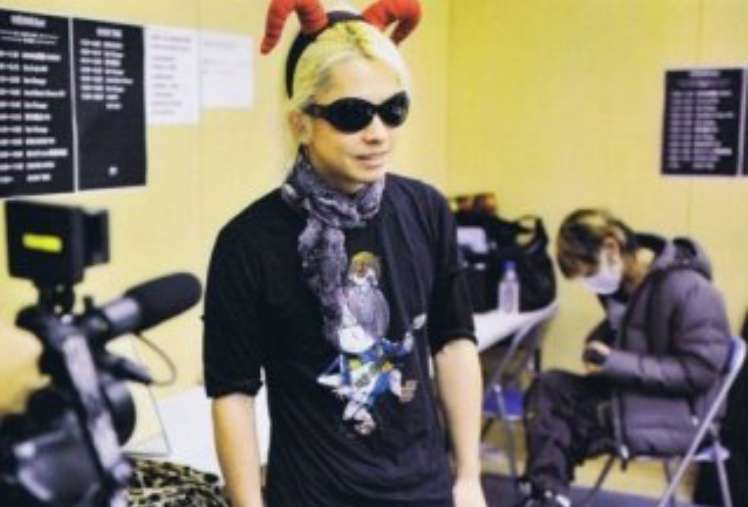 “クロロ”HYDE、神戸に光臨！ファン興奮のVAMPSアリーナ公演初日