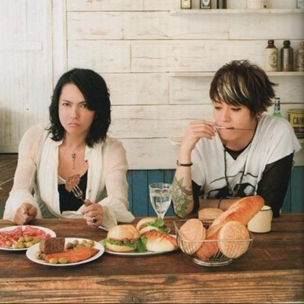 “クロロ”HYDE、神戸に光臨！ファン興奮のVAMPSアリーナ公演初日