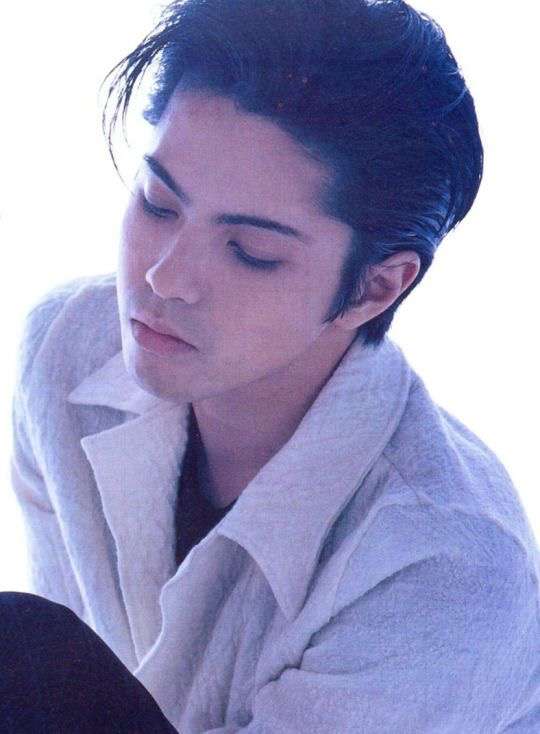 “クロロ”HYDE、神戸に光臨！ファン興奮のVAMPSアリーナ公演初日