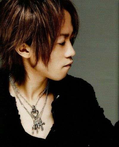 “クロロ”HYDE、神戸に光臨！ファン興奮のVAMPSアリーナ公演初日