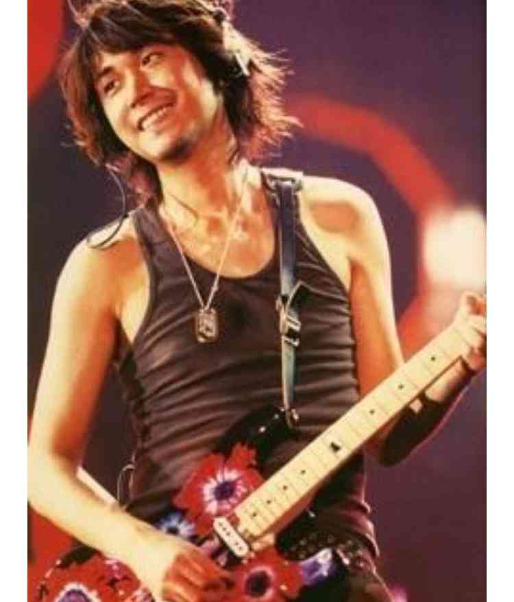 “クロロ”HYDE、神戸に光臨！ファン興奮のVAMPSアリーナ公演初日