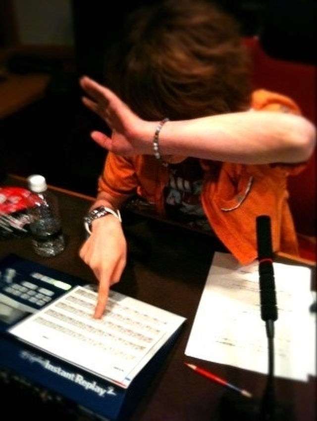 “クロロ”HYDE、神戸に光臨！ファン興奮のVAMPSアリーナ公演初日