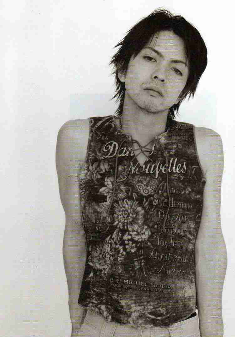 “クロロ”HYDE、神戸に光臨！ファン興奮のVAMPSアリーナ公演初日