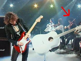 “クロロ”HYDE、神戸に光臨！ファン興奮のVAMPSアリーナ公演初日