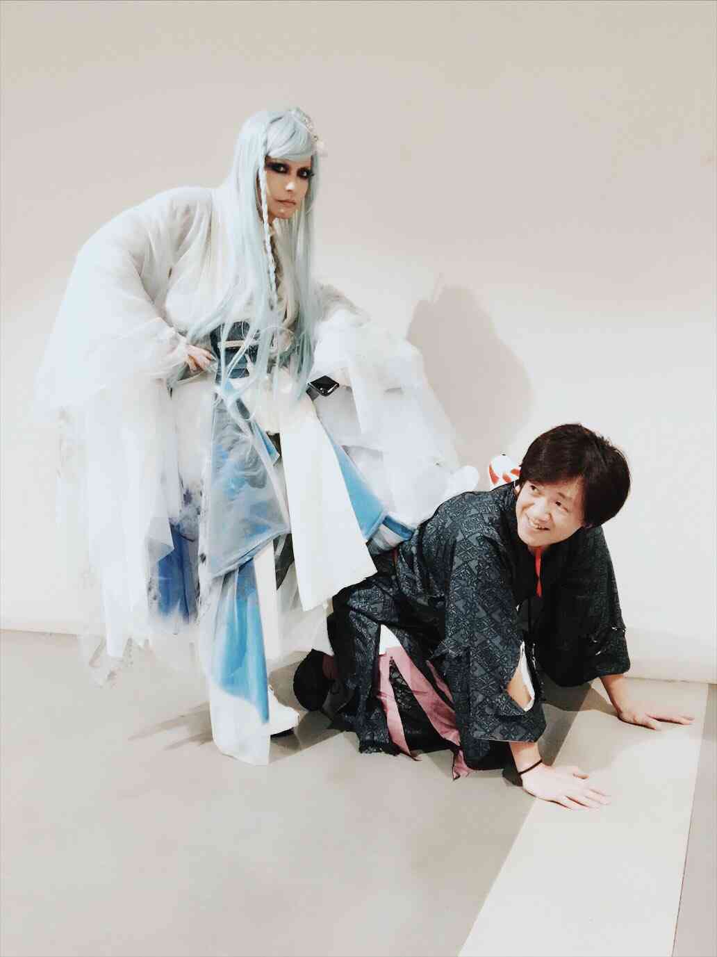 “クロロ”HYDE、神戸に光臨！ファン興奮のVAMPSアリーナ公演初日