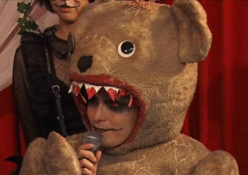 “クロロ”HYDE、神戸に光臨！ファン興奮のVAMPSアリーナ公演初日