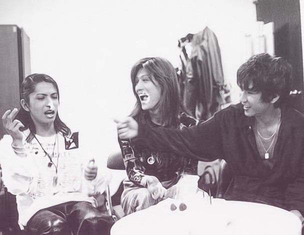 “クロロ”HYDE、神戸に光臨！ファン興奮のVAMPSアリーナ公演初日