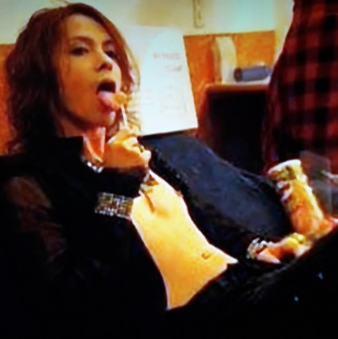 “クロロ”HYDE、神戸に光臨！ファン興奮のVAMPSアリーナ公演初日