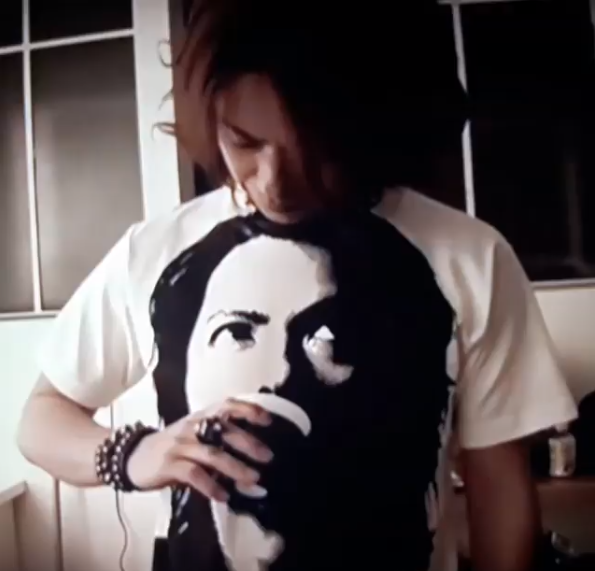 “クロロ”HYDE、神戸に光臨！ファン興奮のVAMPSアリーナ公演初日