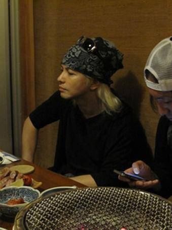 “クロロ”HYDE、神戸に光臨！ファン興奮のVAMPSアリーナ公演初日