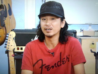 “クロロ”HYDE、神戸に光臨！ファン興奮のVAMPSアリーナ公演初日